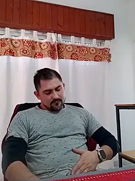 Snapshot of Bradd_32 chatting on 06/15/26, 05:23 Bradd 32 online show from 06/15/26, 05:23