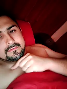 Snapshot of Bradd_32 chatting on 09/27/25, 05:08 Bradd 32 online show from 09/27/25, 05:08