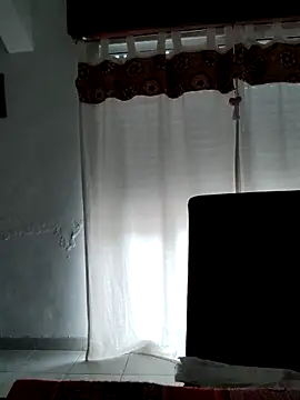 Snapshot of Bradd_32 chatting on 10/24/25, 04:50 Bradd 32 online show from 10/24/25, 04:50