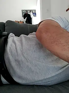 Snapshot of Bradd_32 chatting on 11/17/25, 04:55 Bradd 32 online show from 11/17/25, 04:55