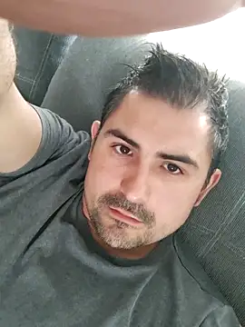 Snapshot of Bradd_32 chatting on 10/20/25, 04:40 Bradd 32 online show from 10/20/25, 04:40