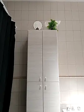 Snapshot of Bradd_32 chatting on 12/16/25, 05:06 Bradd 32 online show from 12/16/25, 05:06