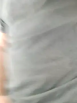 Snapshot of Bradd_32 chatting on 11/22/25, 06:18 Bradd 32 online show from 11/22/25, 06:18