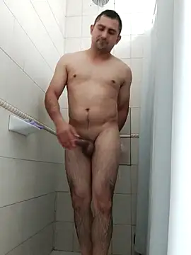 Snapshot of Bradd_32 chatting on 12/03/25, 05:12 Bradd 32 online show from 12/03/25, 05:12