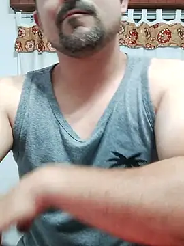 Snapshot of Bradd_32 chatting on 10/23/25, 02:10 Bradd 32 online show from 10/23/25, 02:10