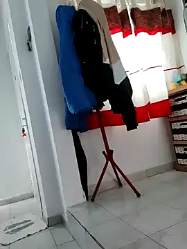 Snapshot of Bradd_32 chatting on 10/26/25, 04:29 Bradd 32 online show from 10/26/25, 04:29