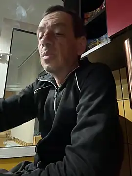 adiluci1 online show from 04/05/26, 02:18