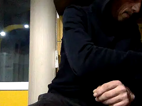 adiluci1 online show from 12/21/25, 03:19