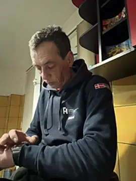 adiluci1 online show from 03/22/26, 07:26