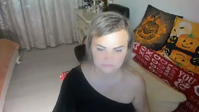 MildMature online show from 11/06/25, 06:56