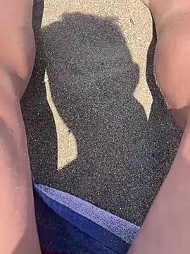 Snapshot of Sweden_Brian chatting on 09/18/25, 10:07 Sweden Brian online show from 09/18/25, 10:07