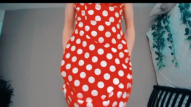 Snapshot of Mia_Miss_Sensual chatting on 02/25/26, 12:33 Mia Miss Sensual online show from 02/25/26, 12:33