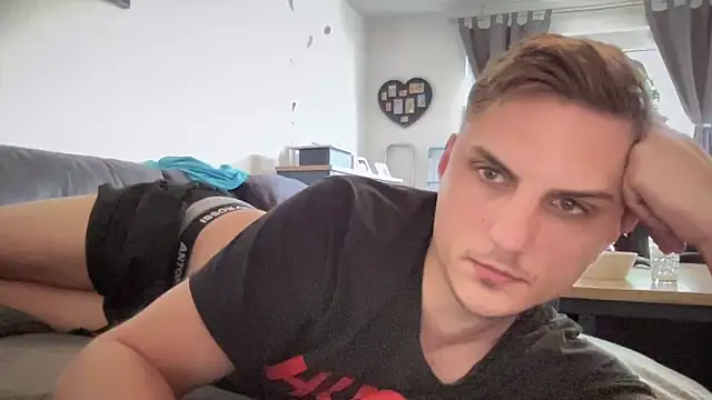 Sweetbooy90 online show from 05/13/26, 07:37