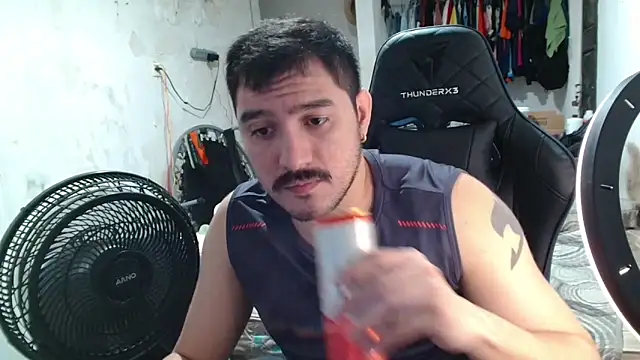 Snapshot of Leonino231 chatting on 05/29/26, 10:16 Leonino231 online show from 05/29/26, 10:16