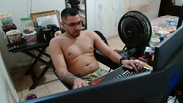 Leonino231 online show from 10/31/25, 04:25