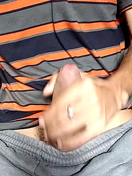 Snapshot of Elvergg1 chatting on 09/10/25, 03:55 Elvergg1 online show from 09/10/25, 03:55