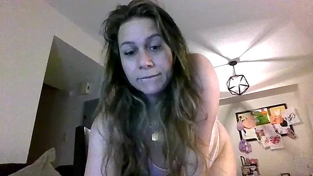 Snapshot of thedevinemama chatting on 06/15/26, 01:50 thedevinemama online show from 06/15/26, 01:50