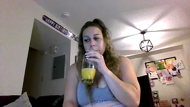 Snapshot of thedevinemama chatting on 07/13/26, 02:00 thedevinemama online show from 07/13/26, 02:00