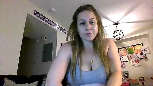 Snapshot of thedevinemama chatting on 07/04/26, 02:51 thedevinemama online show from 07/04/26, 02:51