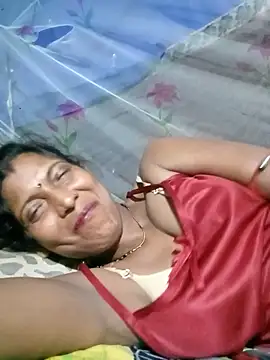 Snapshot of Savita992 chatting on 06/13/26, 11:35 Savita992 online show from 06/13/26, 11:35
