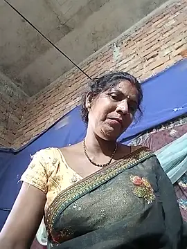 Snapshot of Savita992 chatting on 05/31/26, 08:42 Savita992 online show from 05/31/26, 08:42