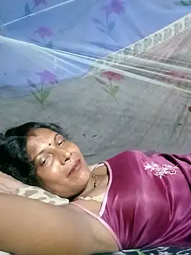 Snapshot of Savita992 chatting on 07/07/26, 07:28 Savita992 online show from 07/07/26, 07:28