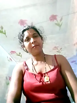 Snapshot of Savita992 chatting on 05/13/26, 07:32 Savita992 online show from 05/13/26, 07:32