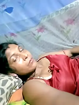 Snapshot of Savita992 chatting on 04/26/26, 06:38 Savita992 online show from 04/26/26, 06:38