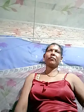 Snapshot of Savita992 chatting on 06/15/26, 01:06 Savita992 online show from 06/15/26, 01:06