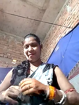 Snapshot of Savita992 chatting on 04/23/26, 04:30 Savita992 online show from 04/23/26, 04:30