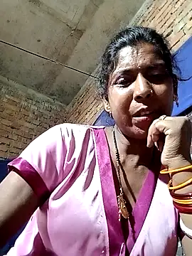 Snapshot of Savita992 chatting on 05/12/26, 08:21 Savita992 online show from 05/12/26, 08:21