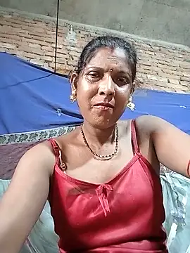 Snapshot of Savita992 chatting on 06/22/26, 05:26 Savita992 online show from 06/22/26, 05:26