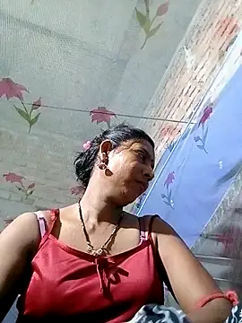 Snapshot of Savita992 chatting on 04/18/26, 08:20 Savita992 online show from 04/18/26, 08:20