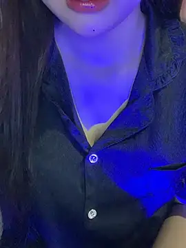 Linhtruong  online show from 04/22/26, 05:58