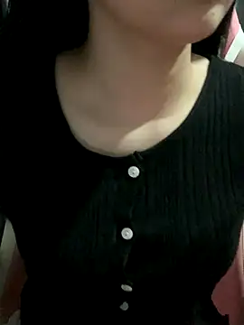 Snapshot of Linhtruong_ chatting on 11/04/25, 03:32 Linhtruong online show from 11/04/25, 03:32