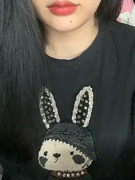 Snapshot of Linhtruong_ chatting on 11/05/25, 04:15 Linhtruong online show from 11/05/25, 04:15