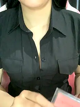 Snapshot of Linhtruong_ chatting on 09/24/25, 04:30 Linhtruong online show from 09/24/25, 04:30