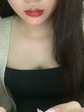 Snapshot of Linhtruong_ chatting on 11/22/25, 12:26 Linhtruong online show from 11/22/25, 12:26