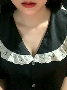 Snapshot of Linhtruong_ chatting on 10/20/25, 12:38 Linhtruong online show from 10/20/25, 12:38