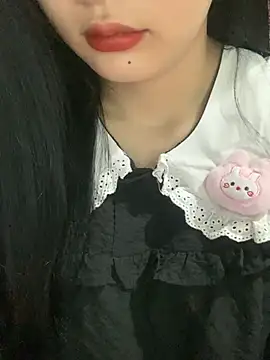 Snapshot of Linhtruong_ chatting on 11/17/25, 12:47 Linhtruong online show from 11/17/25, 12:47