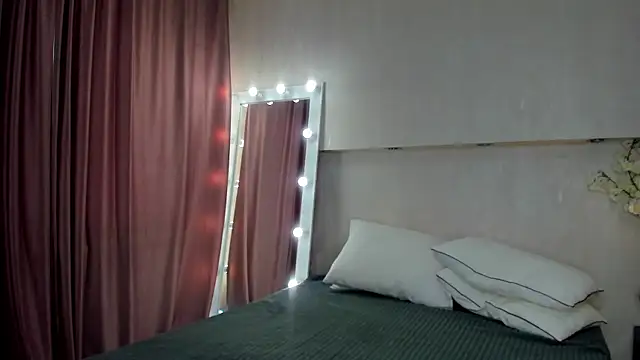 Adelina Bliss online show from 04/12/26, 09:23