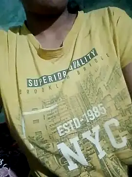 Snapshot of Daisygirl9 chatting on 10/24/25, 05:23 Daisygirl9 online show from 10/24/25, 05:23