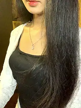 Nhinhi18 online show from 04/03/26, 03:29