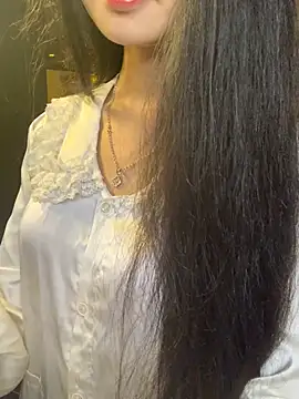Snapshot of Nhinhi18 chatting on 05/11/26, 02:45 Nhinhi18 online show from 05/11/26, 02:45