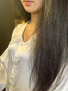 Nhinhi18 online show from 03/26/26, 03:32