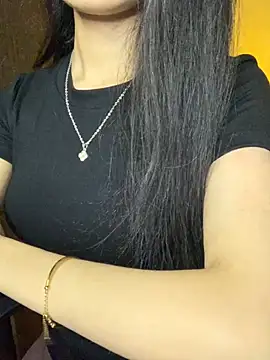 Nhinhi18 online show from 06/13/26, 02:59