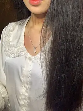 Nhinhi18 online show from 02/25/26, 04:18