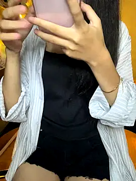 Nhinhi18 online show from 10/04/25, 03:13