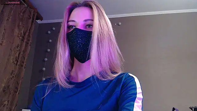 Iris lave online show from 10/31/25, 04:25