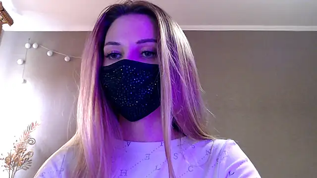 Iris lave online show from 04/15/26, 03:27